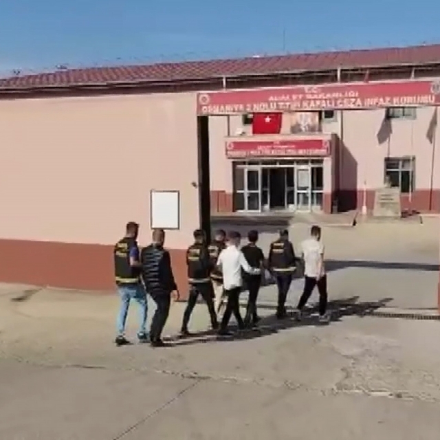 Haraç isteyip, iş yeri kurşunlayan 7 şüpheli yakalandı