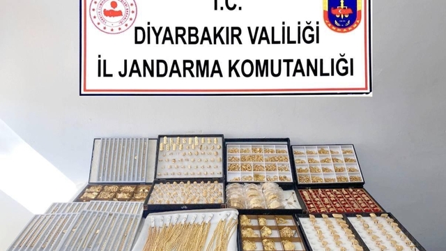 Diyarbakır'da 40 milyon TL değerinde kaçak altın ele geçirildi; 2 gözaltı
