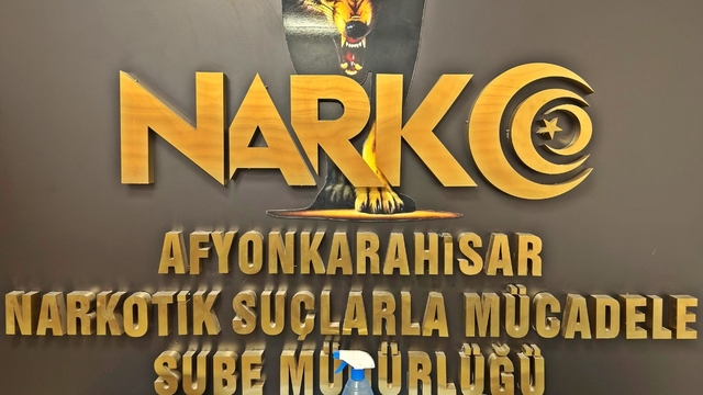 Afyonkarahisar'da uyuşturucu operasyonunda 3 şüpheli tutuklandı