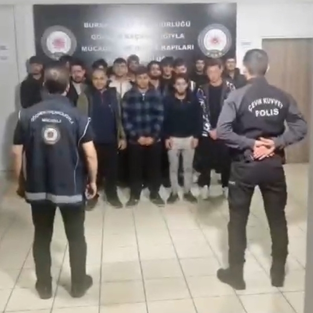 17 kaçak göçmene barınma ve iş imkanı sağlayan 2 şüpheliye gözaltı