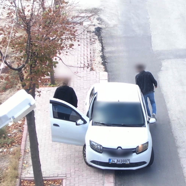 Polisi görünce, otomobilin yolcu koltuğuna geçen sürücüye 19 bin TL ceza