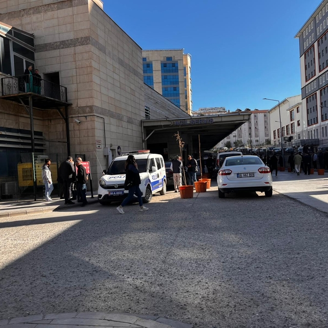 Siirt'te eşi ile amcasını öldürüp, 3 akrabasını yaraladı (2)