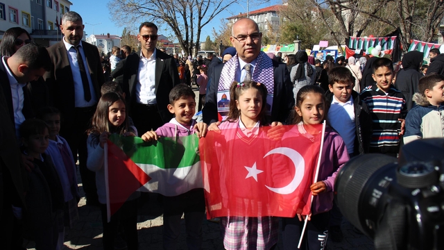 103 okulda 'Gazze' kermesi; 1 ayda 3 milyon TL toplandı