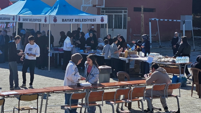Bayat'ta Gazze yararına kermes düzenlendi