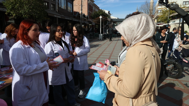 Edirne'de meme kanserinde erken teşhisin önemi anlatıldı