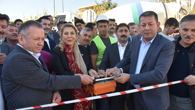 Soğukpınar'da çeşitli hizmetlerin verileceği binanın temeli atıldı