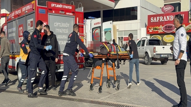 Otomobil, yayaya çarptı: 1'i ağır 2 yaralı