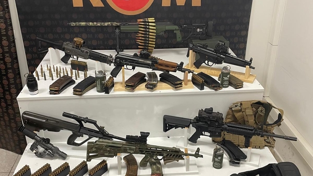 Mardin'de düzenlenen operasyonda silah ve mühimmat ele geçirildi