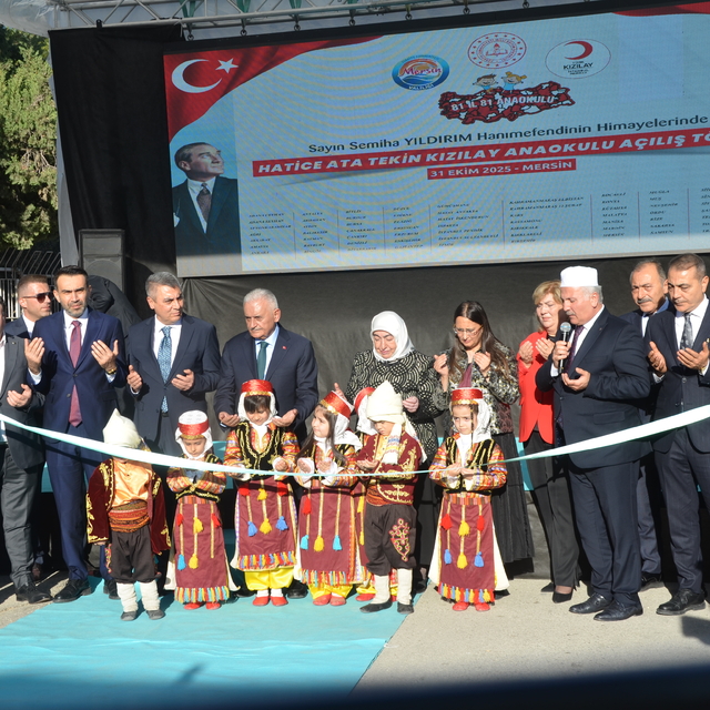 Binali Yıldırım, Mersin'de anaokulu açılışına katıldı