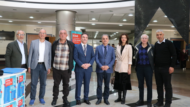 Sakarya'da Uluslararası İletişim Bilimleri Sempozyumu'nda dijital bağımlılık ele alındı