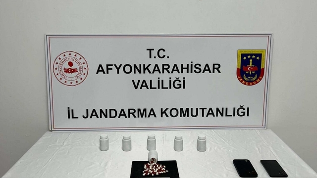 Afyonkarahisar'da uyuşturucu operasyonunda 2 şüpheli tutuklandı
