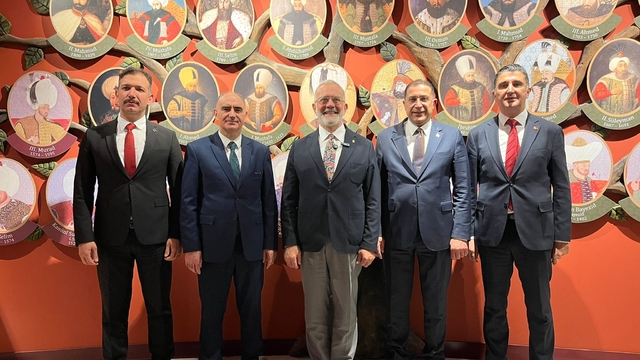 AK Parti Grup Başkanvekili Yenişehirlioğlu, Manisa'da ziyaretlerde bulundu