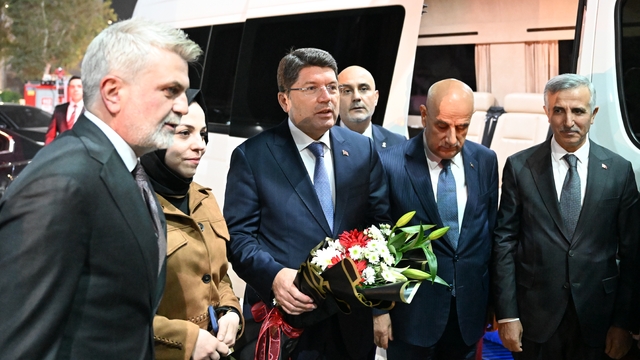 Adalet Bakanı Tunç, Kahramanmaraş Büyükşehir Belediyesi'ni ziyaret etti