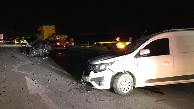 Konya'da 3 aracın karıştığı zincirleme kaza: 6 yaralı