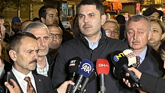 Gebze'de yıkılan binanın yakınındaki 12 bina mühürlendi; 45 aile tahliye edildi (5)