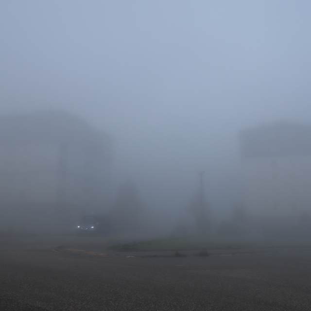 Keşan'da yoğun sis; binalar gözden kayboldu