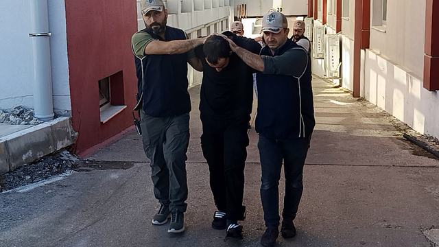 Sosyal medyada DEAŞ propagandası yapan 3 şüpheli tutuklandı