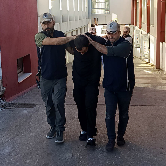 Sosyal medyada DEAŞ propagandası yapan 3 şüpheli tutuklandı