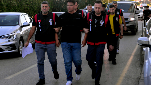 Parkta lise öğrencilerini dövüp, bıçaklayan 6 şüpheli yakalandı; 1 tutuklama