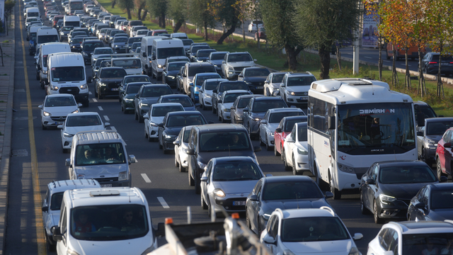 Ankara'da artan trafik sorununa araç sürücüleri tepkili