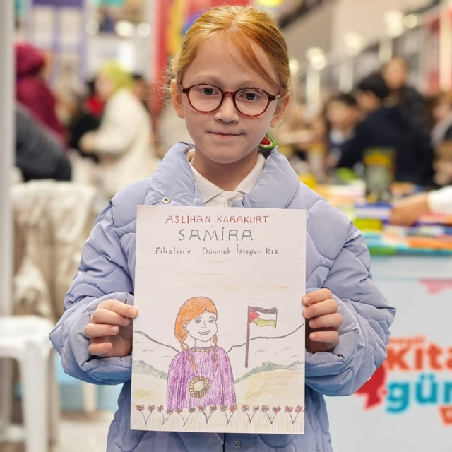 9 yaşındaki Aslıhan, yazdığı hikaye kitabının gelirini Filistin'e bağışlaya...