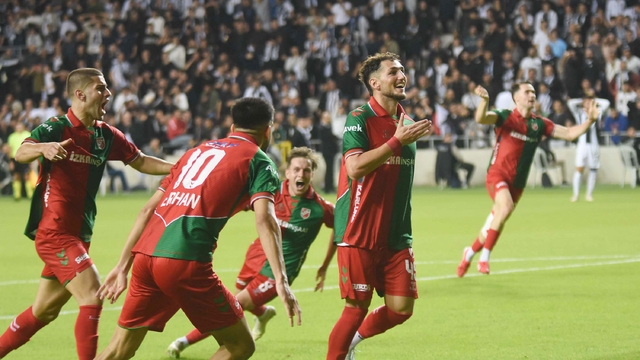 Karşıyaka ile Uşakspor zirve yarışında