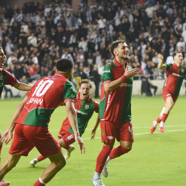 Karşıyaka ile Uşakspor zirve yarışında