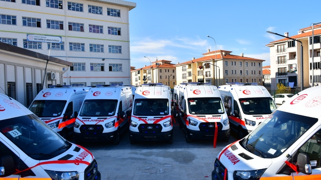 Gaziantep'te tam donanımlı 16 yeni ambulans görev yapacak