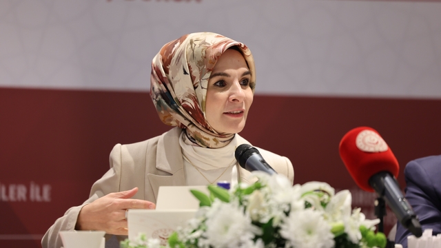 Bakan Göktaş, Bursa'da kadın sanayici ve girişimcilerle buluştu: