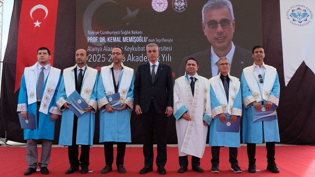 Sağlık Bakanı Memişoğlu: Türkiye hala bir sığınak, bir umut kapısıyız