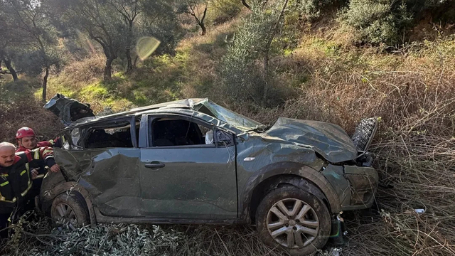 Aydın'da uçuruma yuvarlanan otomobilin sürücüsü yaralandı