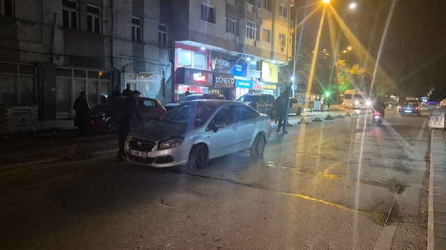 Eskişehir'de beton dubaya çarpan otomobil sürücüsü yaralandı