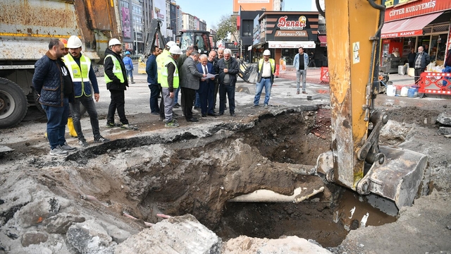 Büyükşehir Belediye Başkanı Büyükkılıç, KASKİ'nin çalışmalarını inceledi