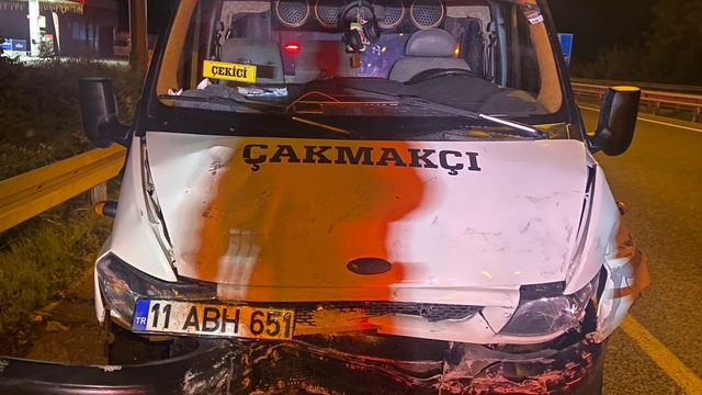 Bursa'daki trafik kazasında anne ile kızı öldü, 3 kişi yaralandı
