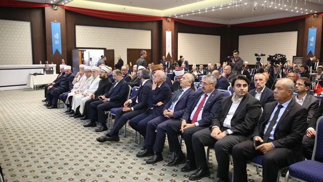 Karadağ İslam Birliği Başkanı Feyziç, Karadağ'ın Türkiye'ye vize uygulaması hakkında konuştu: