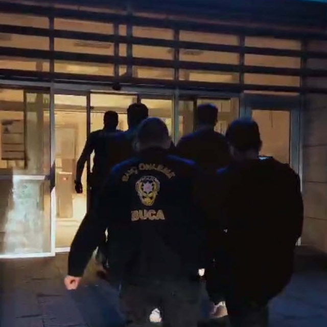 İzmir'de uyuşturucu operasyonu: 3 gözaltı