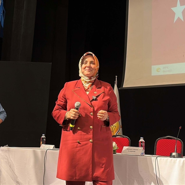 AK Parti'li Ercan: Tüm dünyanın lideri olan bir Cumhurbaşkanımız var