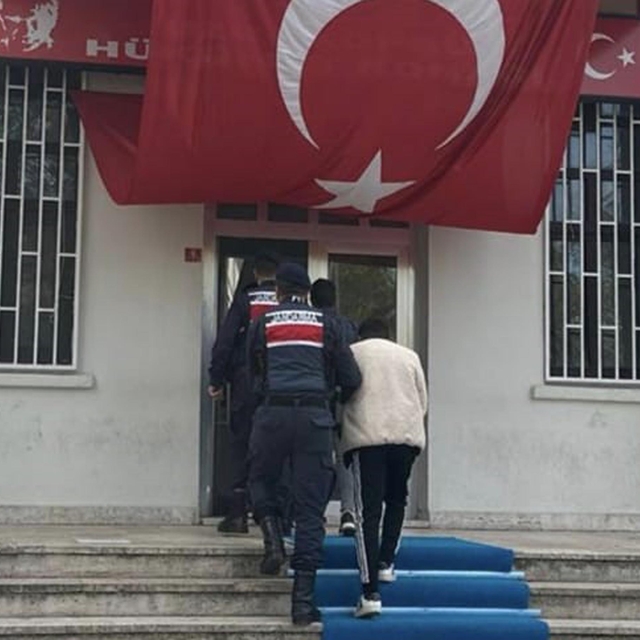 TIR'la yurt dışına kaçmaya çalışan firari FETÖ hükümlüsü yakalandı