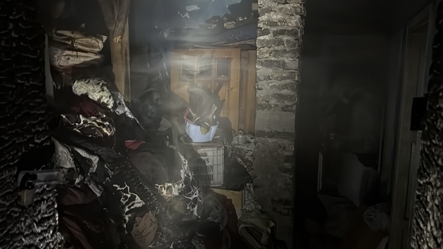 Apartman dairesinde çıkan yangını itfaiye söndürdü