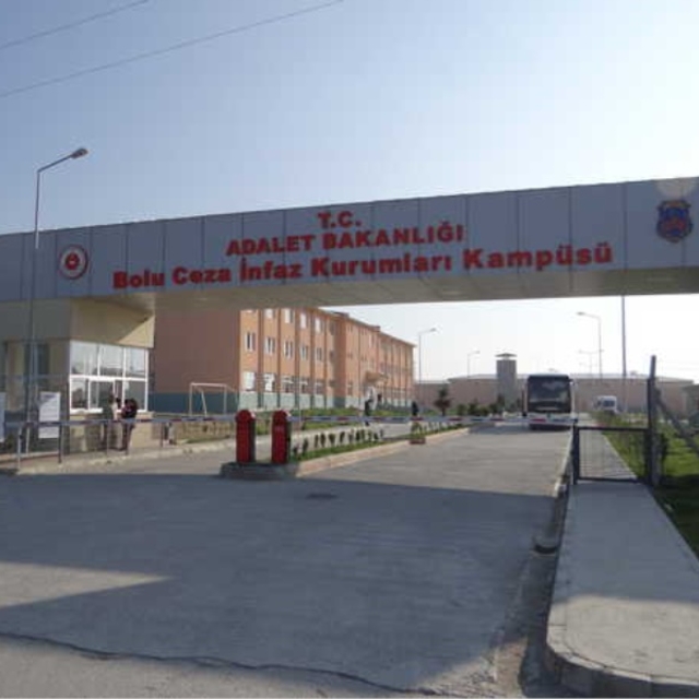 Cezaevinde açık görüşte 4 yaşındaki kızını öldüresiye dövdü