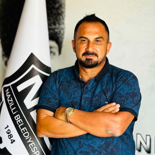 Nazillispor'da Yeşilova da gitti