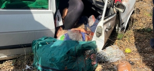 Manisa'da yol kenarına savrulan otomobilin sürücüsü öldü, eşi yaralandı