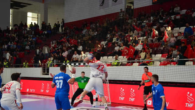 A Milli Erkek Hentbol Takımı, GKRY'yi 35-19 mağlup etti