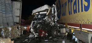 Edirne'de 2 TIR ve 3 otomobilin karıştığı zincirleme kaza: 1 ölü, 2 yaralı