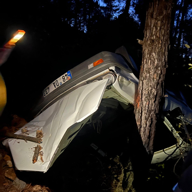 Muğla'da otomobil uçuruma yuvarlandı: 2 yaralı