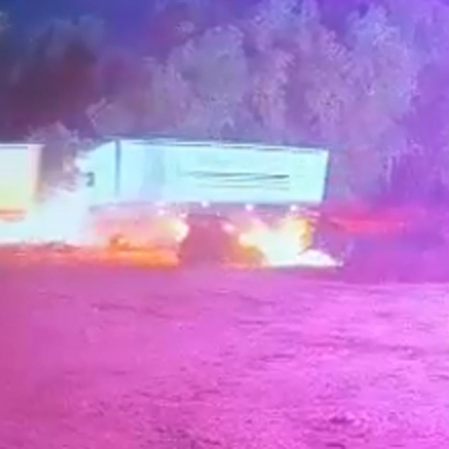 Edirne'de 2 TIR ve 3 otomobilin karıştığı zincirleme kaza kamerada: 1 ölü,...