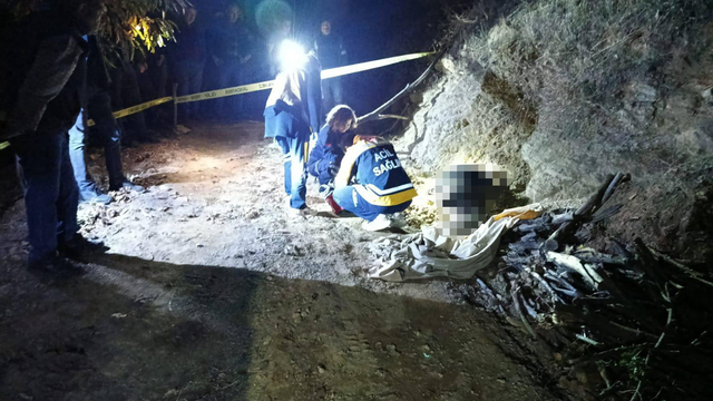 Aydın'da bir kişi traktörünün yanında ölü bulundu