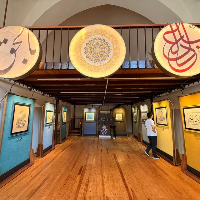 Âdil-i Mutlak Hat Eserleri Sergisi Antalya'da ziyarete açıldı