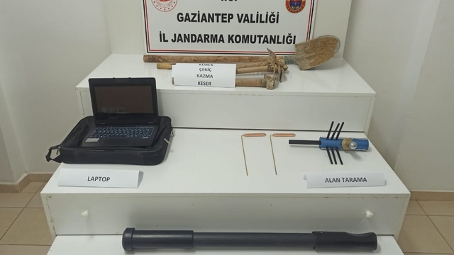 Gaziantep'te kaçak kazı yapan 9 kişi suçüstü yakalandı