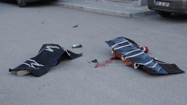 Kovaladığı kadını öldürüp intihar etti